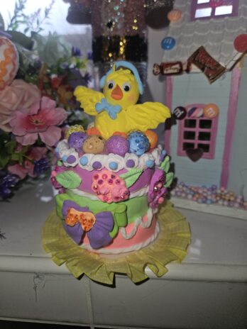 Baby chick cute cake